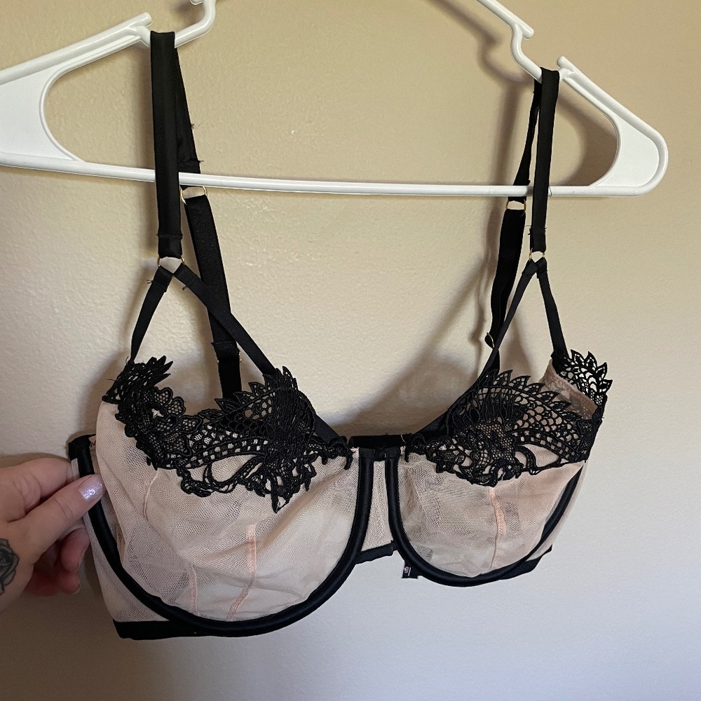 Nude Lace Bralette - Dragon Pattern Lace